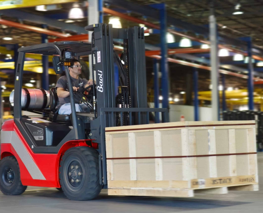 Linde.nh .newproduct1013 Red Truck Scaled