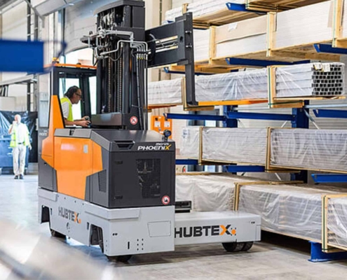Side view of a Hubtex side loader
