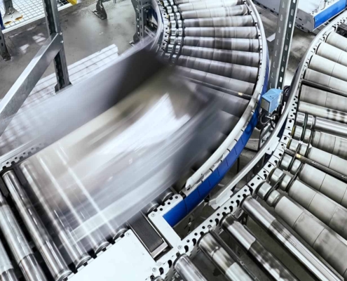 Warehouse conveyer system inside large warehouse